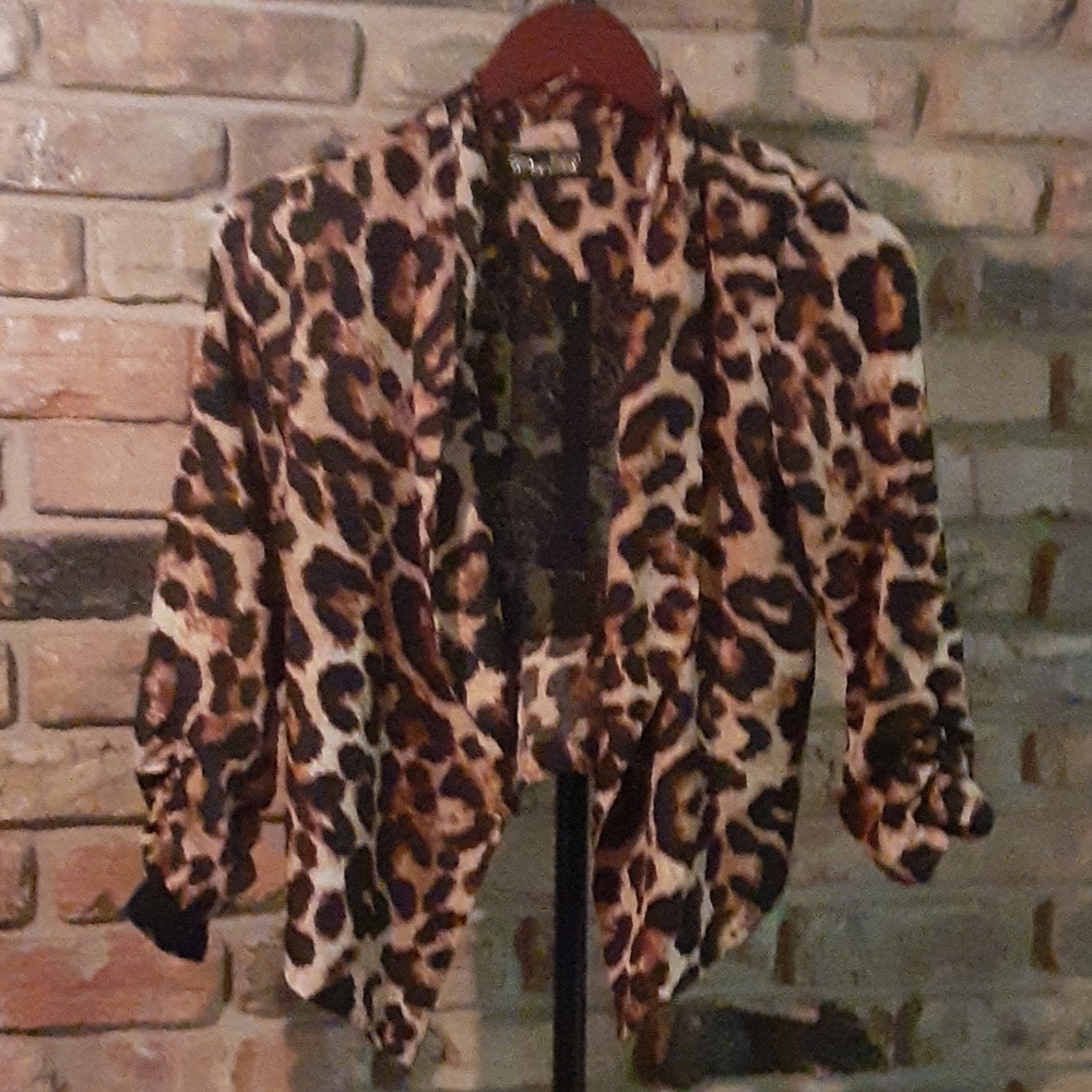 Cropped leopard print jacket